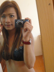 Girlfriend Kathoey Aum on a date and singing karaoke